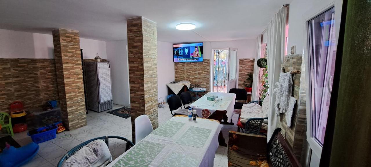 Vila Traian Si Teodora كوستِنيست المظهر الخارجي الصورة